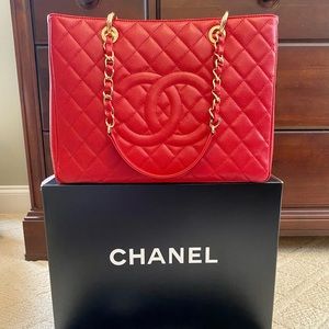 💯 Authentic Chanel Grand Shopping Tote